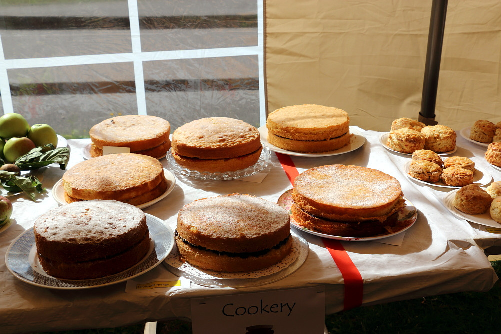 Delicious Victoria sponges and scones